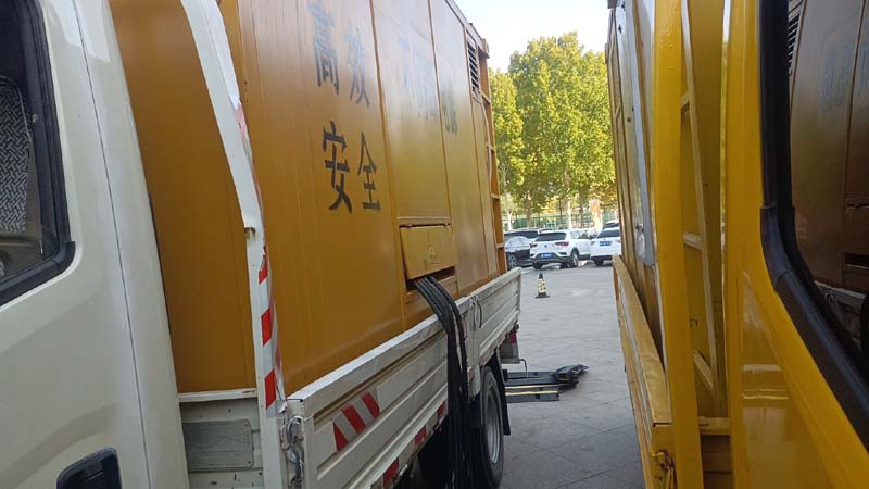 东丽如何判断柴油发电机组和UPS电源的切换时间是否符合要求？